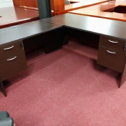 5.5' X 6.5' Mocha Desk Originally $1,160 NOW $580 Mocha L Shape Desk